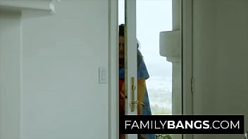 FamilyBangs.com ⭐ Smocking Hot Teen has Full Time to Seduce her Gamer Bro, Kendra Spade, Johnny Goodluck