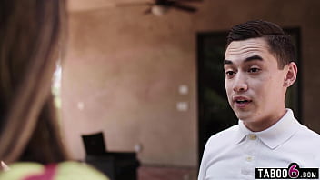 Asian teen neighbor did not wear panties and it became quite obvious