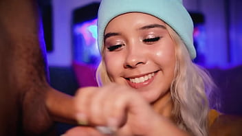 College girl makes a living sucking her boyfriend&#039_s cock online