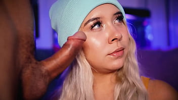 College girl makes a living sucking her boyfriend'_s cock online