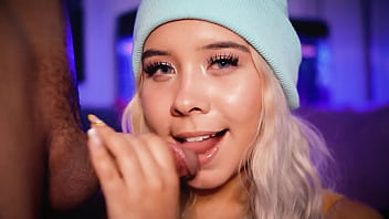 College girl makes a living sucking her boyfriend'_s cock online