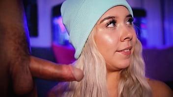 College girl makes a living sucking her boyfriend'_s cock online