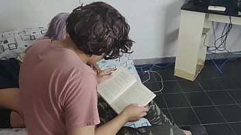 Padrastro Folla a Colegiala Bien Caliente Cuando Esta Estudiando Grita Tanto Que Casi Los Descubren