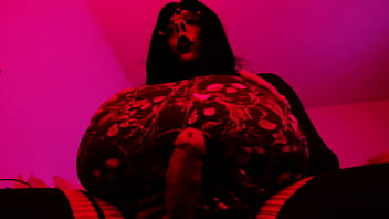 Voluptuous Shemale Bimbo Karola TS