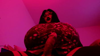 Voluptuous Shemale Bimbo Karola TS