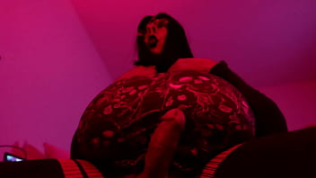 Voluptuous Shemale Bimbo Karola TS