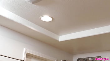 Super hot college student shows perfect pussy in bath