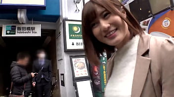 溜まりに溜まった潮を噴射し欲求不満を大解消！！プルプルGカップおっぱいを振り乱し激イキからのドバドバ潮吹きSEX！！