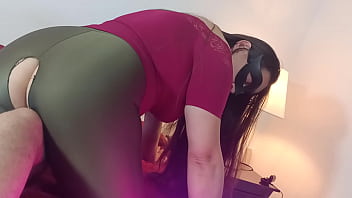 Madrastra Latina Se Deja Sin Condon Por EL Patron Le Encanta La Verga De Extrañ_os En Miami Usa!! 1