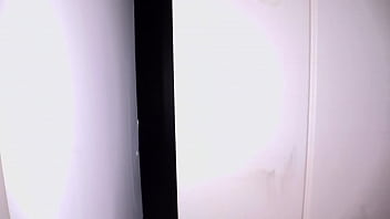 part1 【キュートなフェラ好き美女】朝から晩までずーっといちゃいちゃしてたいフェラ笑顔無敵！本当はちょっと強引くらいのエッチが好きなバー店員専門生はお酒弱いけど、●うとめっちゃキスしたくなるキス魔どエロさ満点！ ぷりっっぷりのお尻を揺らして吸いつくようなバックで男を 100%イカせる！！このあざと可愛いボディ！！！くねくねイキ狂うスケベにチ●コ2本で連続セックス