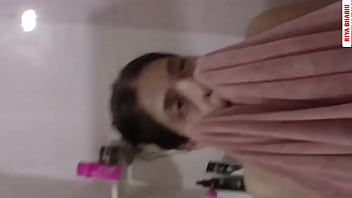 Indian cute bhabhi ki bathroom me ki ghodi bnake chudai jija ji ne