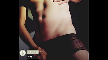 Como me veo con pantimedias?