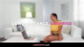 Sexy birthday gift for a long-distance couple!