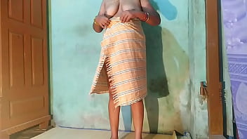 Village boy having sex with Indian girl after bath