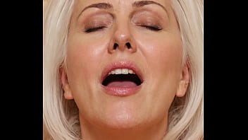 Age is just a number: You have a steamy encounter with a beautiful GILF in the sauna [WITH SUBTITLES]