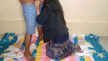 Lakdi Binne Wali ladki ko Room Par Lakar Damdar Choda real Hindi Voice