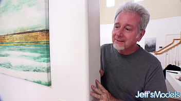 Hot Fatty Eliza Allure Enjoys a Pussy Stimulating Massage