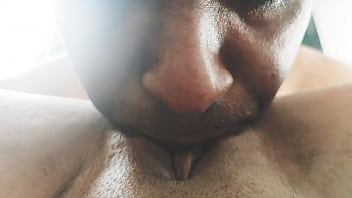 A minha bucetinha apertadinha estava com saudades dado neg&atilde_o dotado,pedi pra ele gozar na minha cara... Me seguem no insta fanny ninfeta