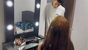 Me follo por el culo a mi hermanastra a cambio de dejarla salir con&nbsp_su&nbsp_nuevo&nbsp_novio. H.L