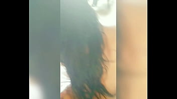 Milf es follada de perrito y se escuchan sus gemidos que exitan a cualquiera