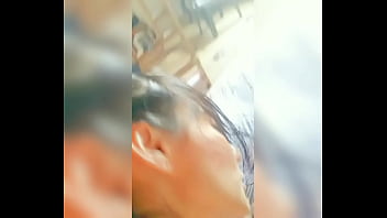 Milf es follada de perrito y se escuchan sus gemidos que exitan a cualquiera