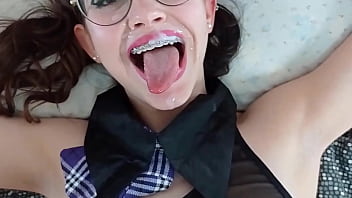 SHANAXNOW MODEL  Тя продължава да ме дразни с мини пола, така че я наказах SHANAXNOW MODEL