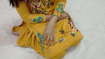 Indian auntie big ass fucking in doggy style