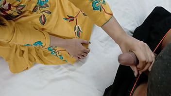 Indian auntie big ass fucking in doggy style