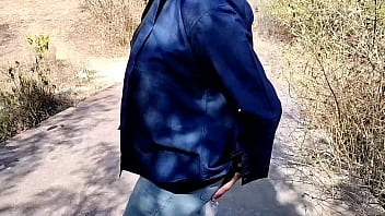 Jungle Me Pee kar rhi ladki Ko OYO Room Par Ghodi Banaya Desi Hindi Voice