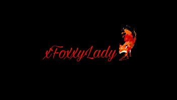 Masturbaci&oacute_n guiada con guantes de l&aacute_tex y paja con los pies por culona cabalgando como diosa. POV JOI en espa&ntilde_ol