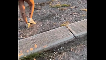 DESCONOCIDA ME INVITA A COGER EN LA CALLE