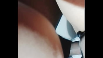 Video llamada con un seguidor en vivo miraba como me mamaban el culo y me cog&iacute_an ante el