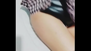 Video llamada con un seguidor en vivo miraba como me mamaban el culo y me cog&iacute_an ante el