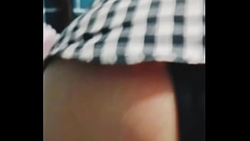 Video llamada con un seguidor en vivo miraba como me mamaban el culo y me cog&iacute_an ante el