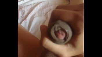 Masturbacion Amateur para sacarme toda la leche, solo tengo un testiculo,