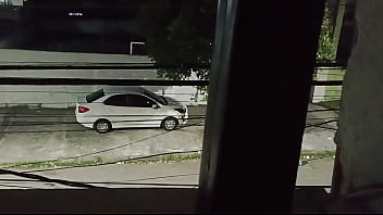 fode com amante no carro na frente de casa e volta cheia de porra sorridente