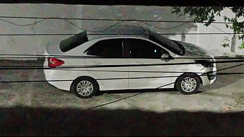 fode com amante no carro na frente de casa e volta cheia de porra sorridente