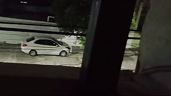 fode com amante no carro na frente de casa e volta cheia de porra sorridente