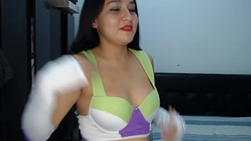 Mariana is very hot and loves making personalized videos for her followers, she loves cosplay