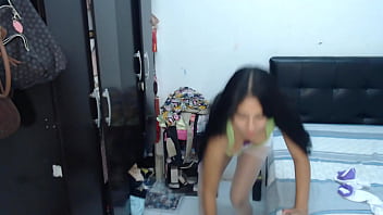 Mariana is very hot and loves making personalized videos for her followers, she loves cosplay