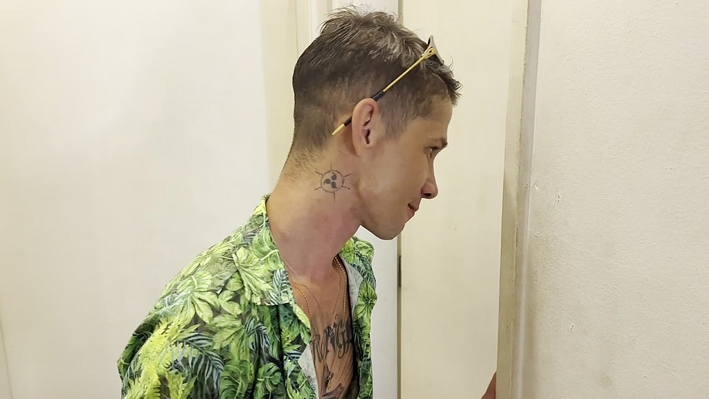 peguei o namorado hetero da minha amiga.riu melo, o retorno. i caught my friend s straight boyfriend. riu melo, the comeback.