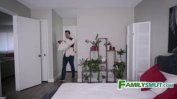 Stepdad You'_ve Been Stood Up And We'_re Lonely- Fiona Frost , Addis Fouche , Kyle Mason