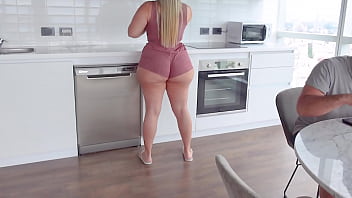 My Stepmom Got So Horny In The Kitchen And She Let Me Fuck Her BIg Ass