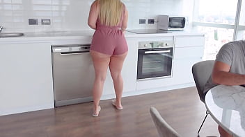My Stepmom Got So Horny In The Kitchen And She Let Me Fuck Her BIg Ass