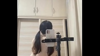 青藤妹妹-年轻妹子做起爱来真生猛，直接上位乘骑到高潮