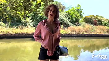 Ashley et Stella, deux coquines avides de sexe