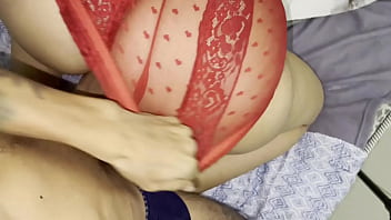 comi a loira gostosa da minha escola , ela gozou sentando no meu pau enorme