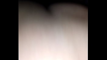 Branquinha bucetuda saiu no intervalo do trabalho a noite pra tomar umas cervejas e dar uma rapidinha escondida do esposo corno ciumento