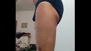 masturbacja w kąpiel&oacute_wkach, do wytrysku, starszy facet