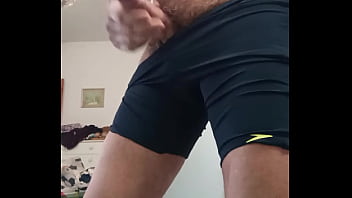 masturbacja w kąpiel&oacute_wkach, do wytrysku, starszy facet